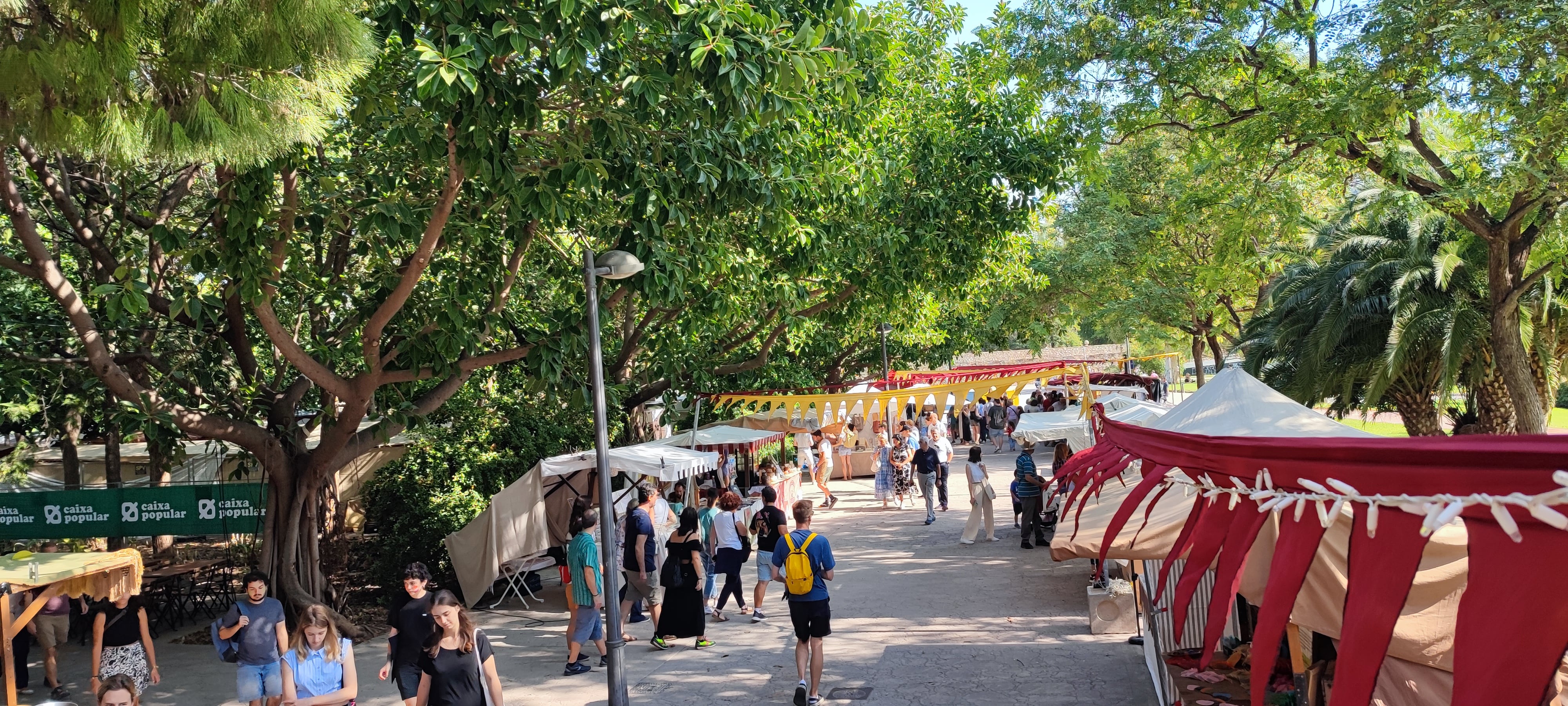 Mercado Medieval instalado en València por el 9 d&#039;Octubre en 2023.