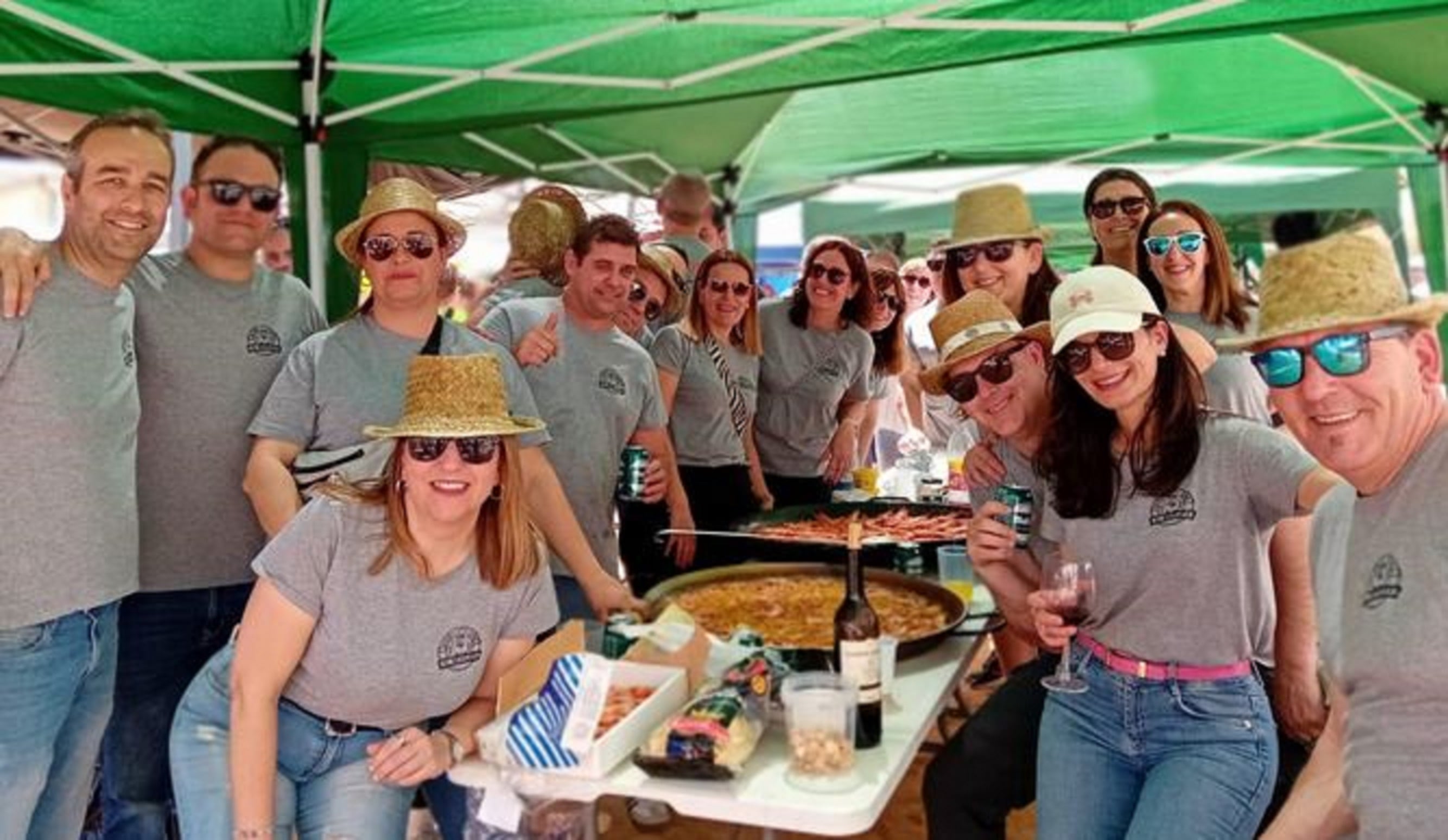 Miembros de la peña El Despelote de Villar de Cañas (Cuenca).