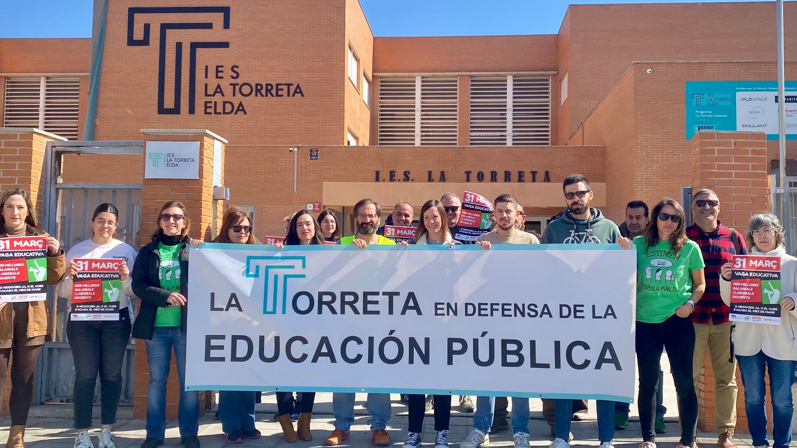 Los docentes del IES La Torreta de Elda han participado en esta jornada de concentraciones
