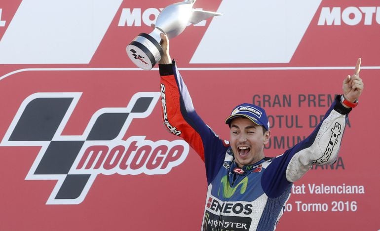 Jorge Lorenzo celebra su última victoria con Yamaha 