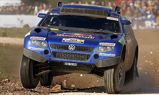 GANA SAINZ. El piloto Carlos Sainz, en la segunda etapa del rally Dakar, en la que se ha impuesto.