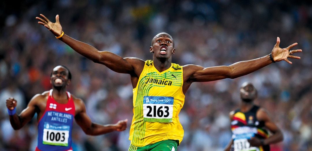 Usain Bolt celebra su victoria en los 200 metros en Pekín 2008