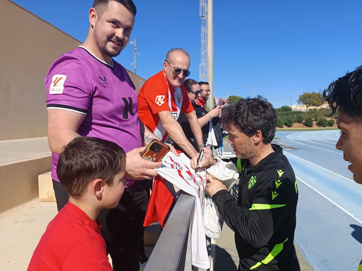 El Almería se apaga cuando el partido le pide guerra