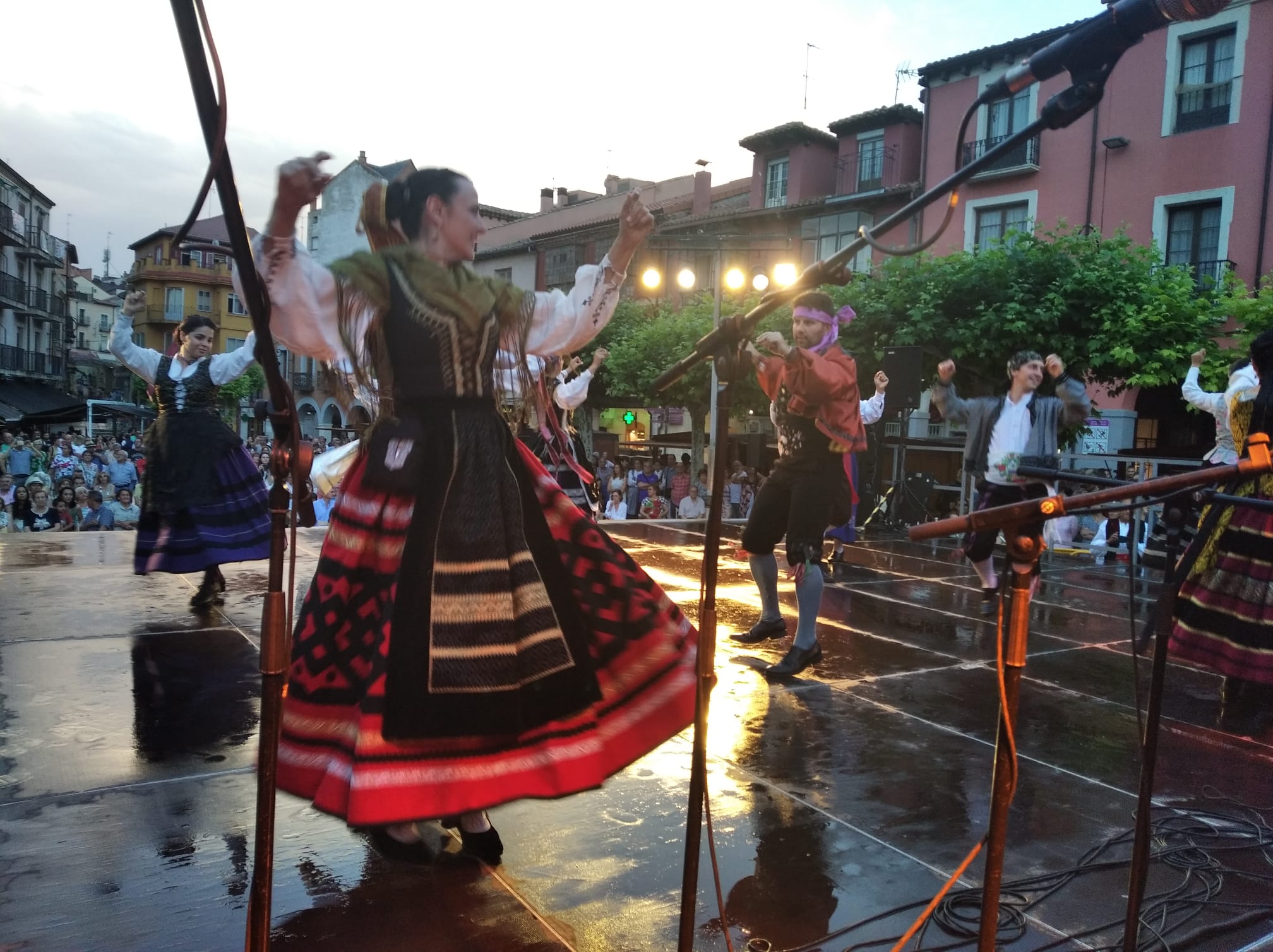 Imagen de archivo del festival de fin de curso 2022 de la Escuela Municipal Folklore de Aranda