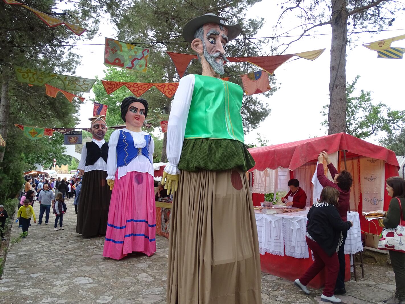 Gigantes y cabezudos en las Bodas de Camacho