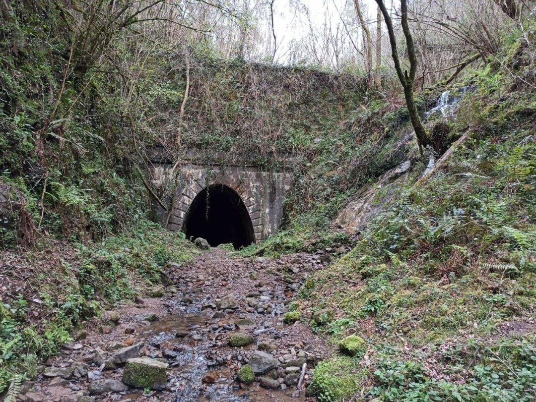 Acceso al túnel de Herreros, en Sopuerta