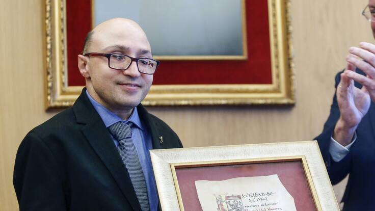 Jesús vidal homenajea a León en su propio homenaje