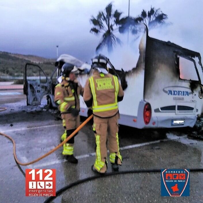 Imagen de archivo del incendio de una caravana y que acabó con la vida de un ciudadano finlandés