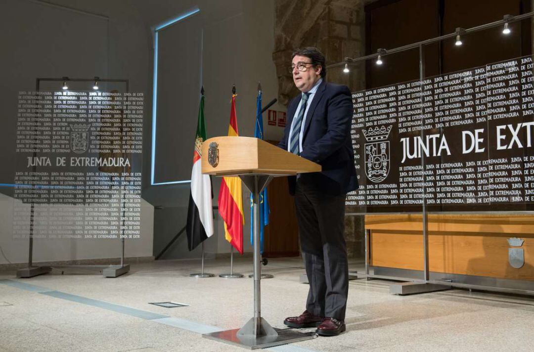 José María Vergeles, Consejero de Sanidad y Políticas Sociales