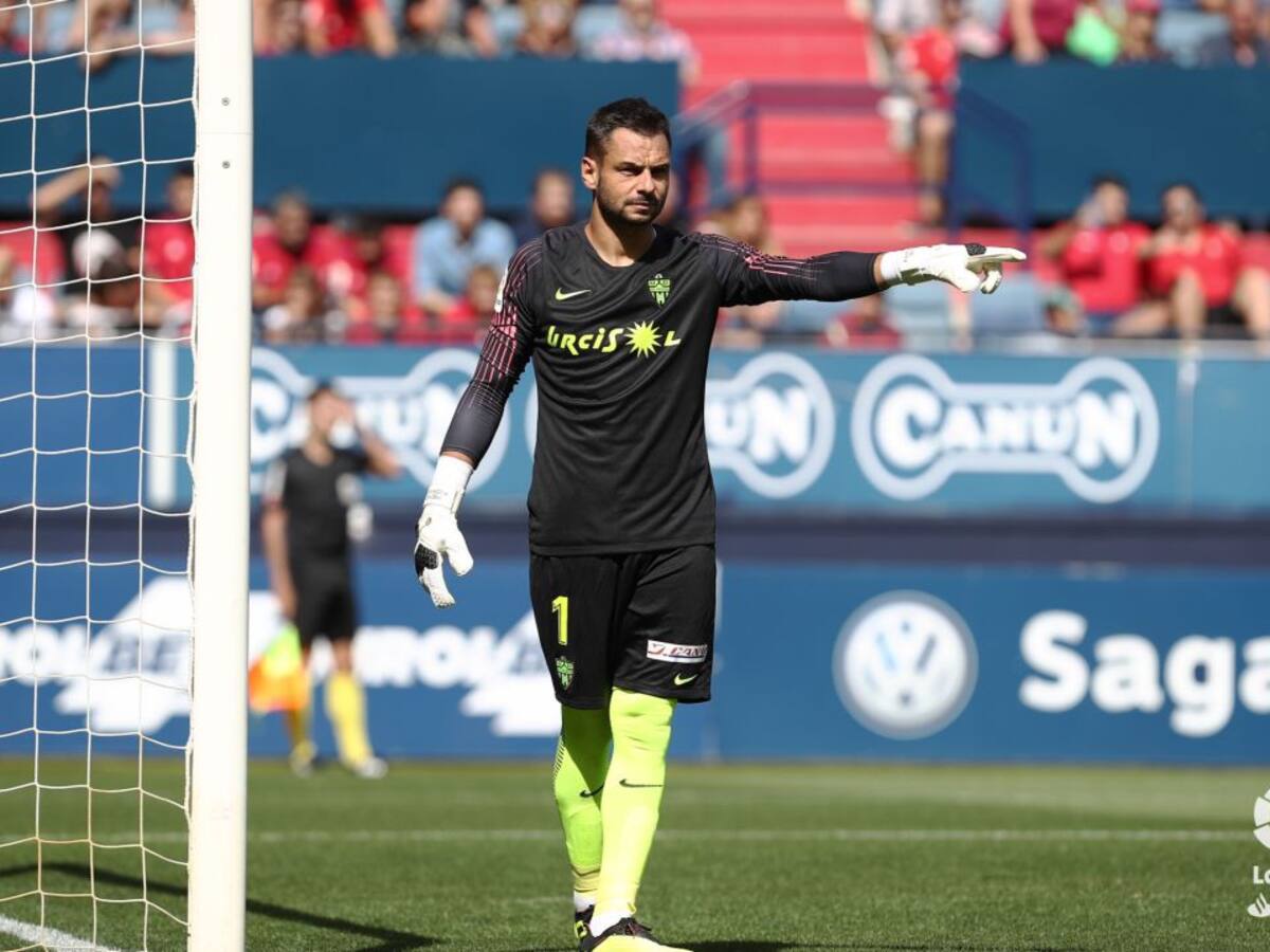 Corona ya negocia para renovar a René