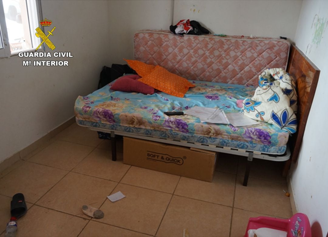 En esta habitación se hallaban recluidas la mujer y su hija