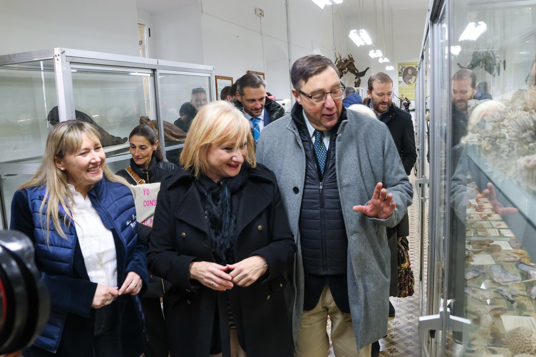 Leticia García junto al alcalde de Villafranca, José Manuel Pereira