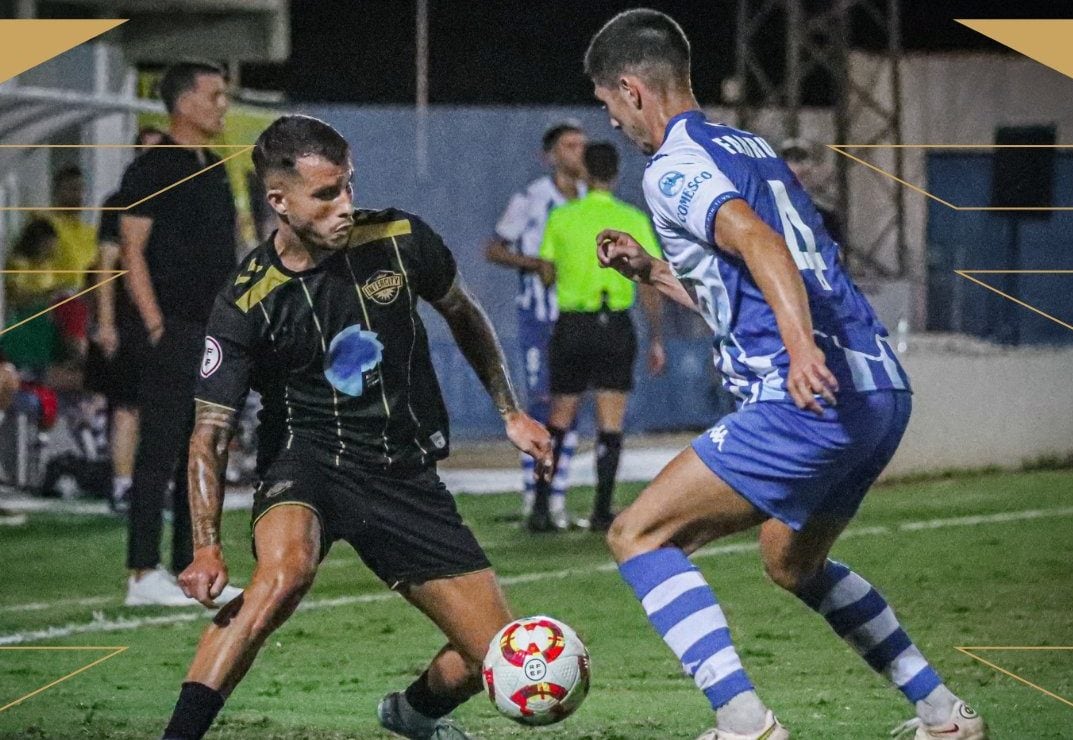 Pol Roige frente al Alcoyano, en el Antonio Solana