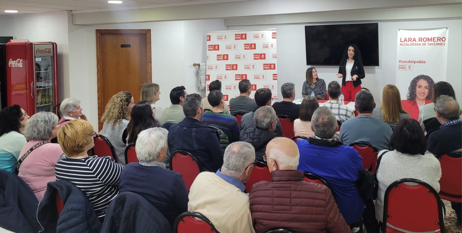 Un momento de la reunión de la ejecutiva local del PSPV-PSOE de Tavernes de la Valldigna.