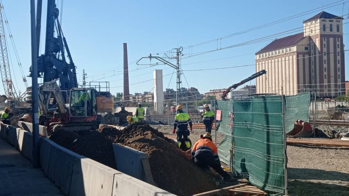 Los vecinos del Camino Viejo de Husillos solicitan participar en el Pleno municipal por las obras de ADIF