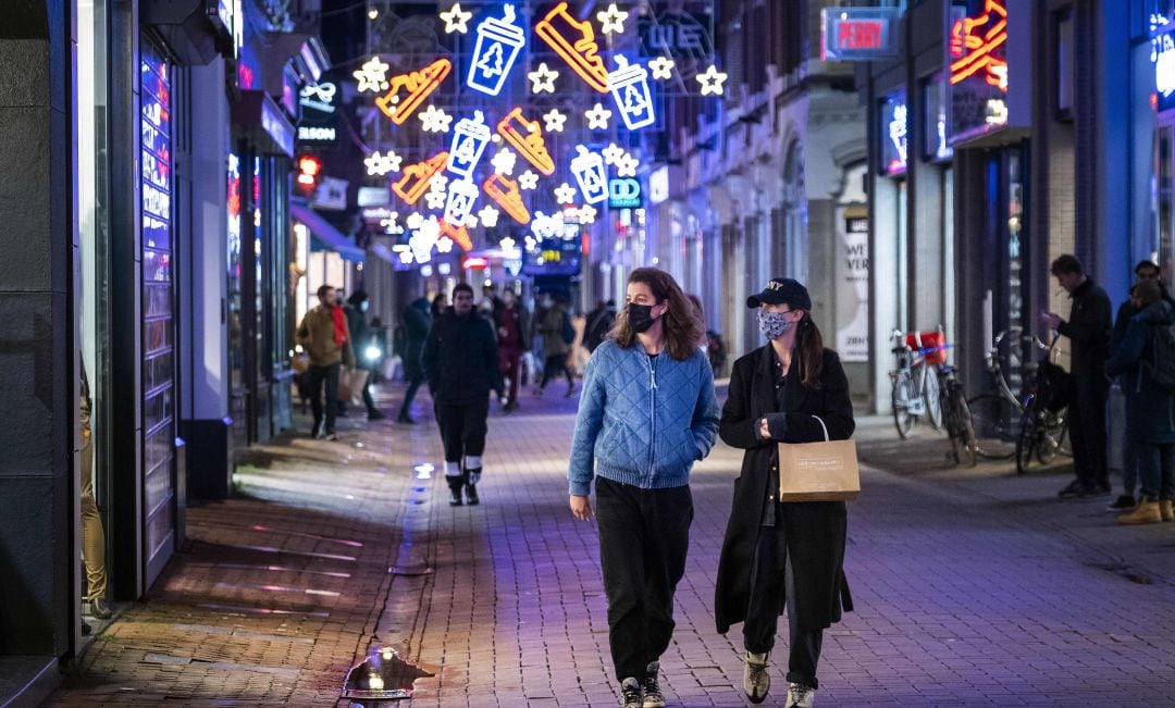 Los expertos prevén una tercera oleada de coronavirus después de Navidad.