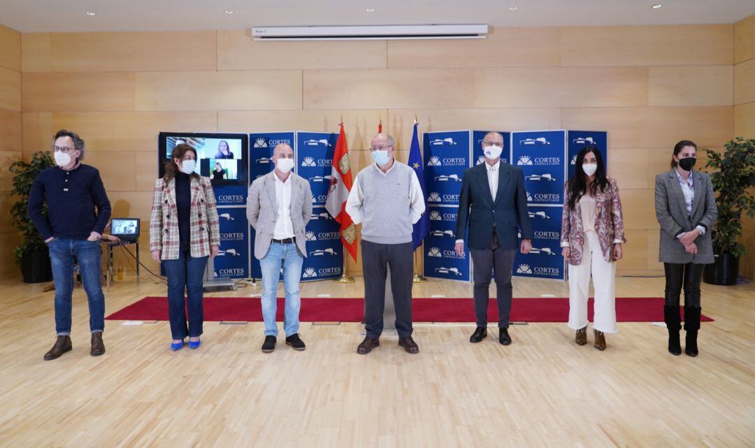 Ruieda de prensa del grupo parlamentario Ciudadanos hace una semana garantizando la unidad