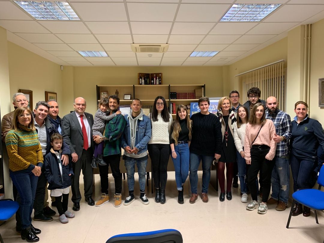 Alumnos de la UJA, representantes de ASPACE, la Universidad y Ayuntamiento de Jaén.