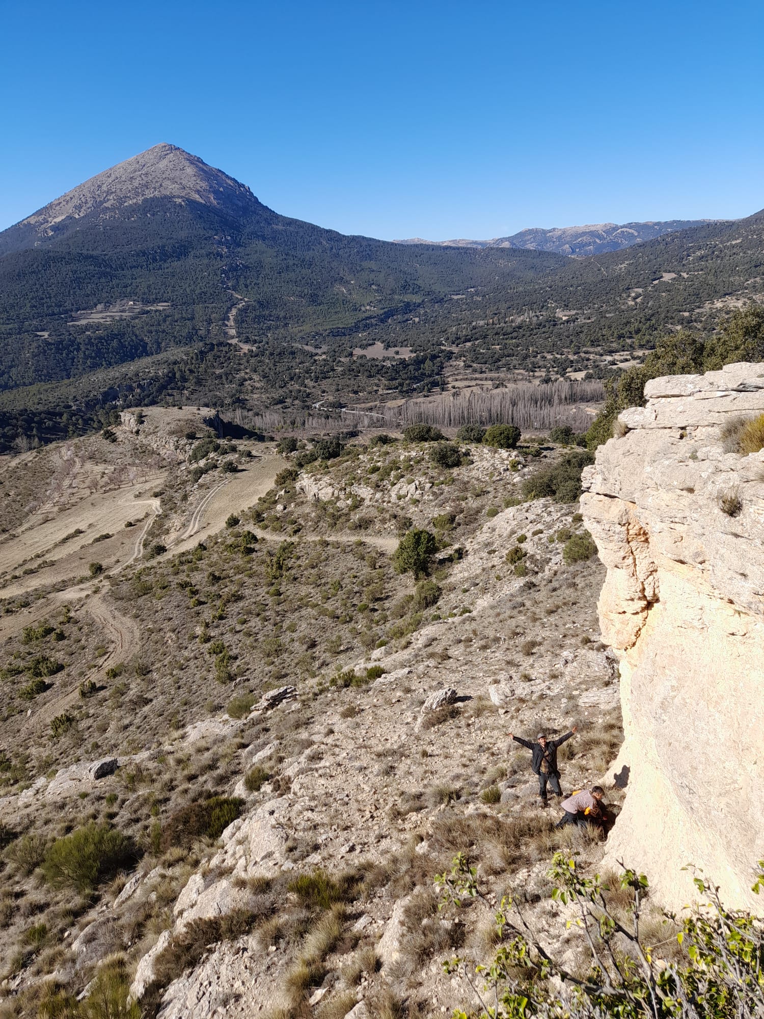 Nuevo yacimiento arqueológico de Los Castellones, en La Puebla de don Fadrique (Granada)