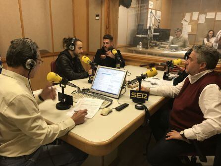 Diogo Piçarra y Antonio José en la presentación de &quot;A dónde vas&quot; en Radio Sevilla Cadena SER