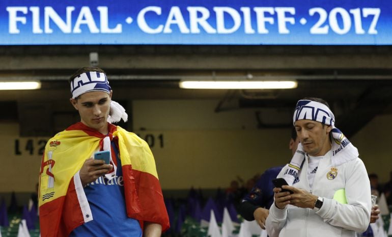 Aficionados del Real Madrid en el Millenium Stadium de Cardiff. Ellos sí llegaron.