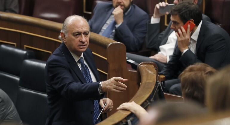 El exministro del Interior Jorge Fernández Díaz durante el pleno del Congreso de este martes.