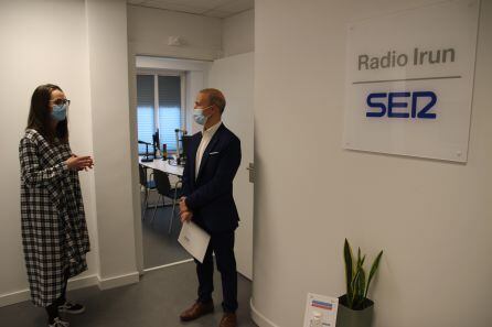 El Ayuntamiento de Irun y Radio Irun lanzan la campaña &quot;Gabonetako Izarra&quot; para apoyar al comercio local