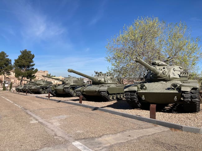 Despedida del tercer pelotón de civiles ucranianos formados en la Academia de Infantería