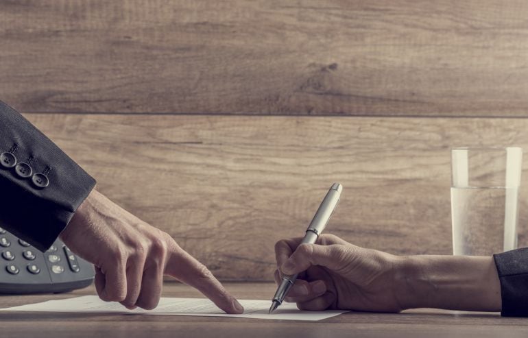 Firma de un contrato