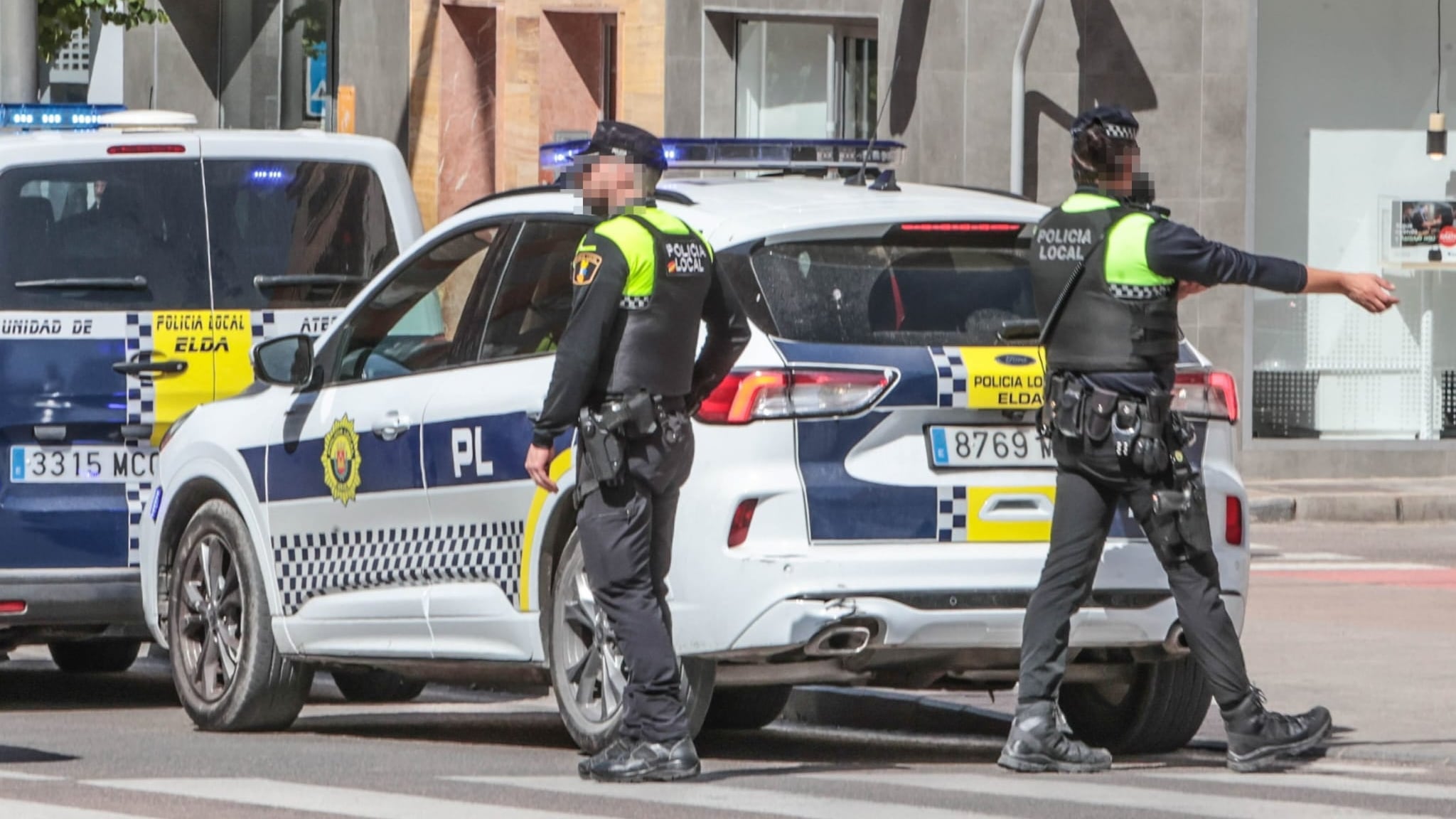 Ambos fueron trasladados a dependencias policiales, donde se instruyeron las diligencias correspondientes