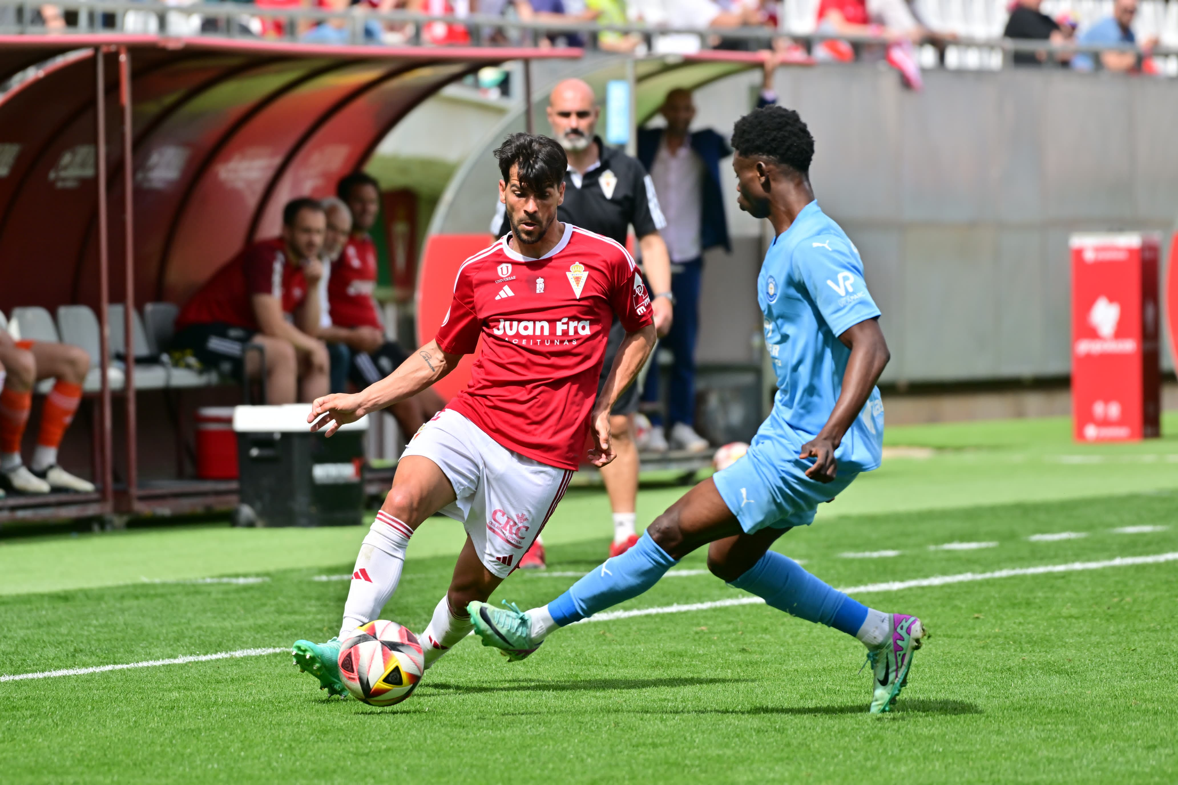 José Ruiz en un choque del Real Murcia contra la Unión Deportiva Ibiza