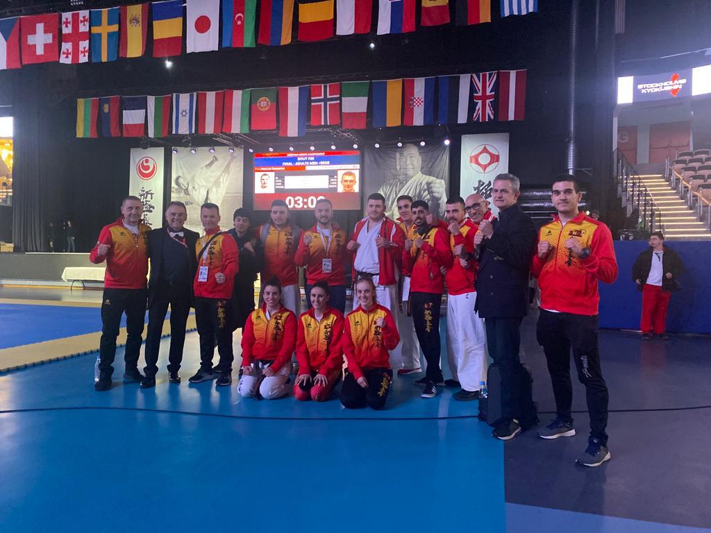 Pedro, con la selección española de karate