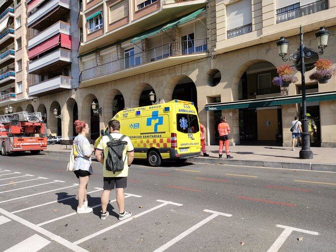 Bomberos de Logroño actúan en un pequeño incendio en el restaurante Tondeluna