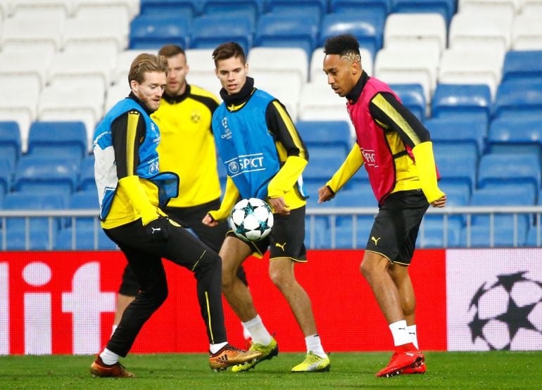 Aubameyang, durante el entrenamiento en el estadio Santiago Bernabéu 