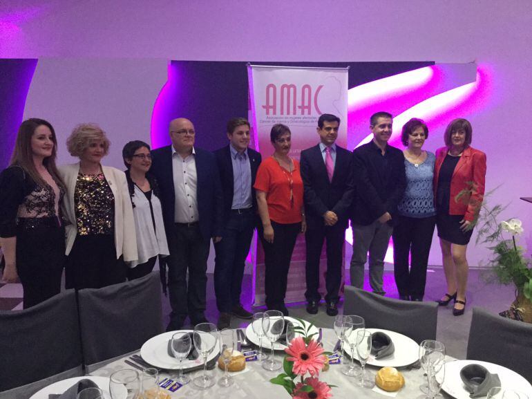 Foto de familia en la gala de AMAC