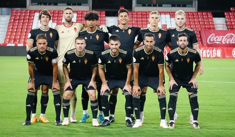 Plantilla inicial del Real Murcia en Granada