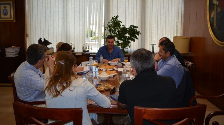 Alfonso Pozuelo preside el desayuno con periodistas en su despedida del cargo