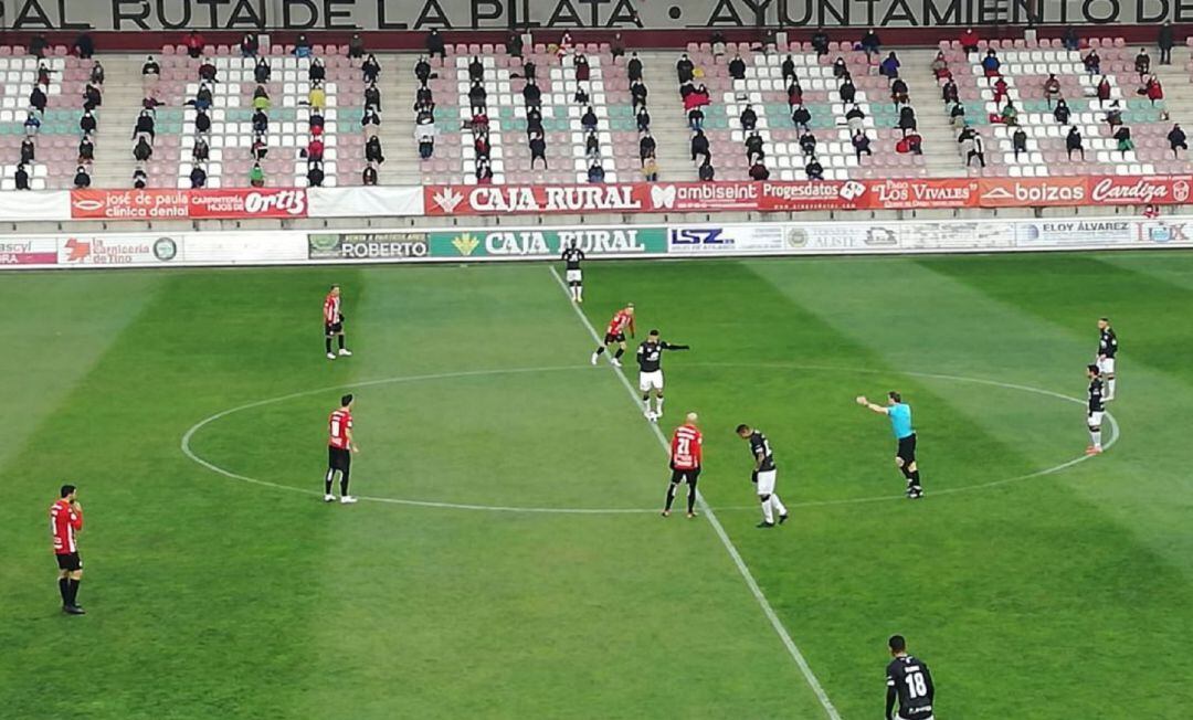 Inicio de un partido de esta temporada en el Ruta