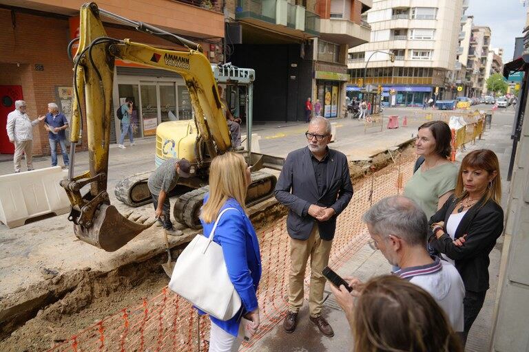 Les manifestacions sobre l'AVE les ha fetes Larrosa després de visitar, entre altres, obres al carrer Vallcalent. Foto: Paeria.