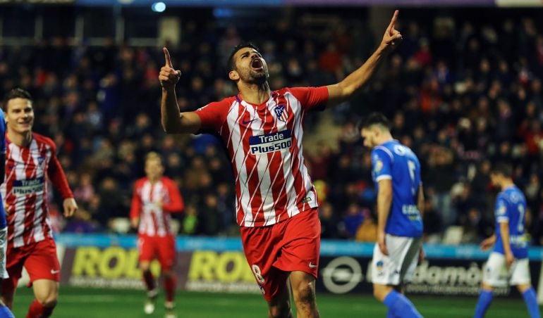 El delantero del Atlético de Madrid, Diego Costa, celebra tras marcar gol ante el Lleida