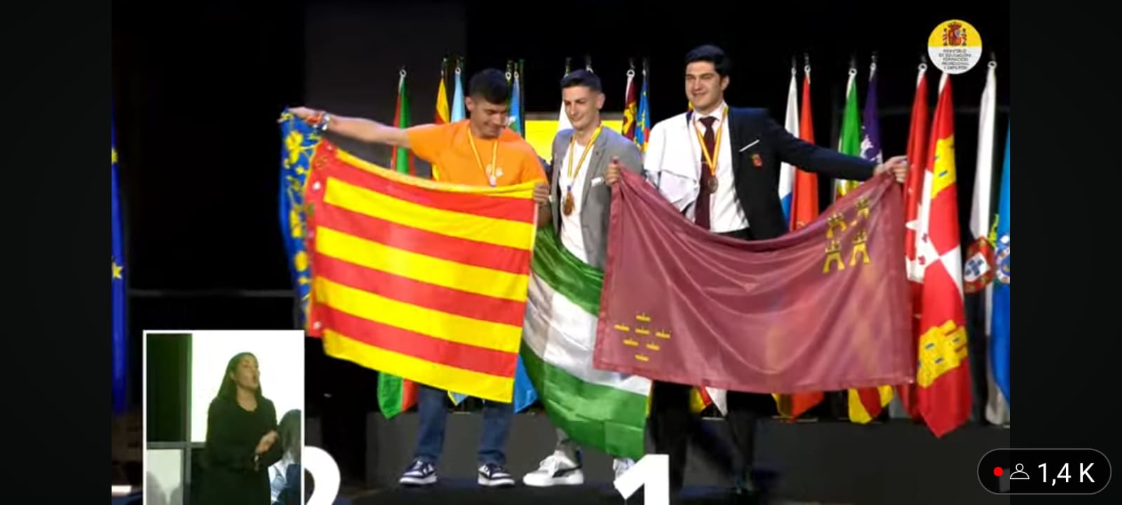 Momento del pódium y Medalla de Plata para Villena