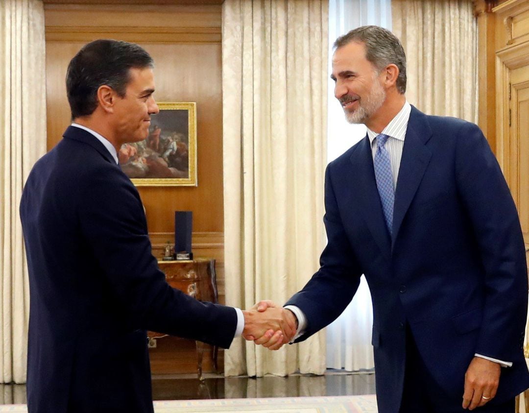 El presidente del Gobierno en funciones, Pedro Sánchez, a su llegada al Palacio de la Zarzuela, donde es recibido en audiencia por el rey Felipe VI