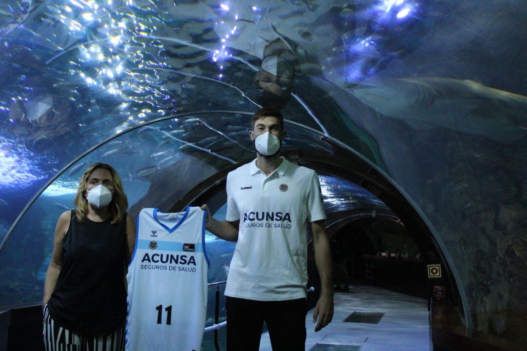 Magarity fue presentado en el Aquarium de San Sebastián