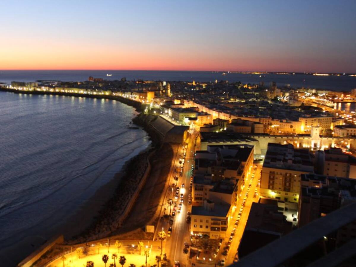 El Ayuntamiento de Cádiz adopta un nuevo paquete de medidas para prevenir los contagios por Covid