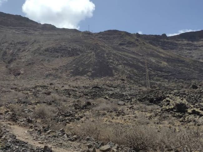 Torres de electricidad en las inmediaciones del 'Camino de las gracioseras', en el norte de Lanzarote.