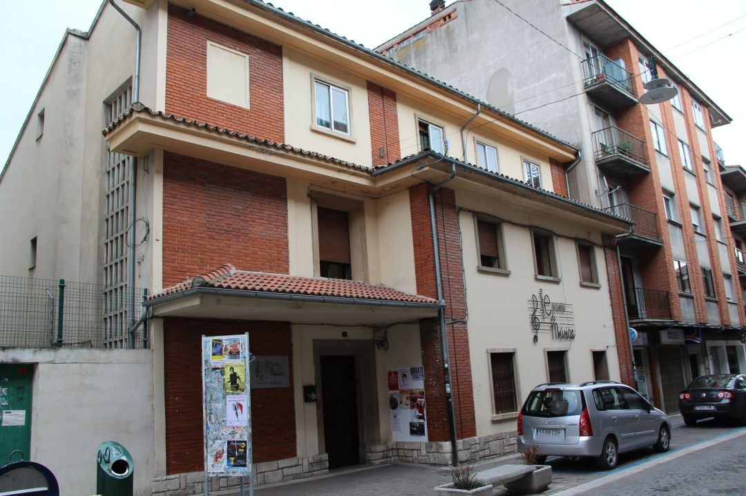 Edificio que alberga la Escuela Municipal de Música de Cuéllar