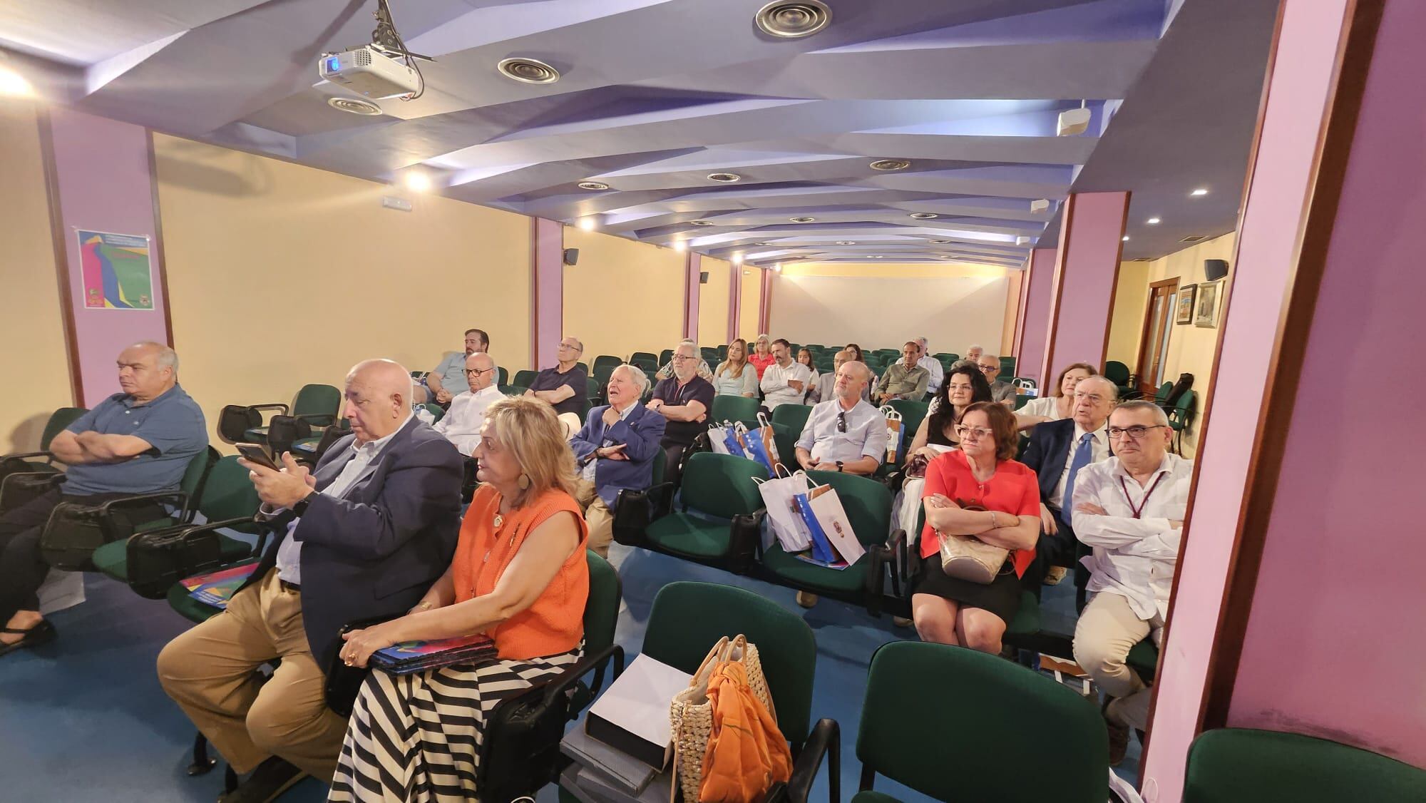 Cronistas asistentes al IX Encuentro Provincial de Cronistas en Bedmar