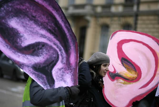 Cientos de búlgaros protestan en Sofía contra un proyecto que permitiría supervisar correos, mensajes y llamadas telefónicas contra la corrupción