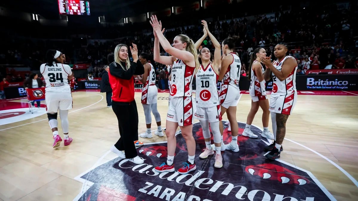 Las jugadoras del Casademont celebran la victoria ante el Villeneuve