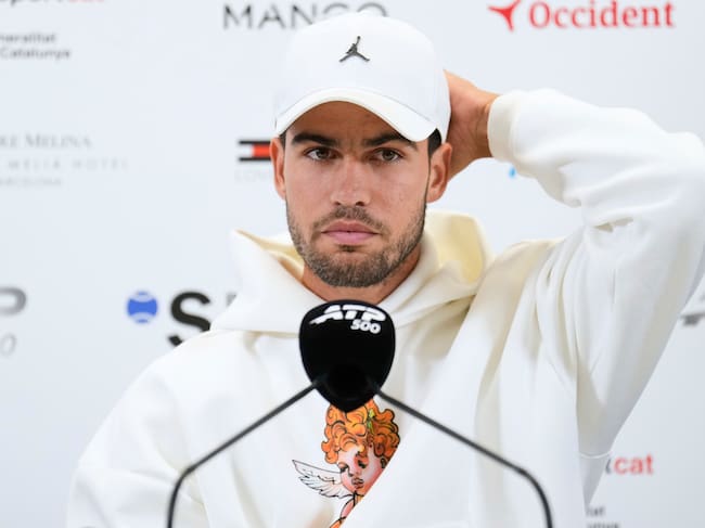 Alcaraz se retira del Godó por una lesión en la muñeca